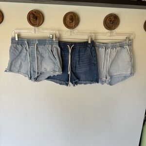 Wild fable, Kendal and Kylie chambray Denim pull on Shorts size small bundle